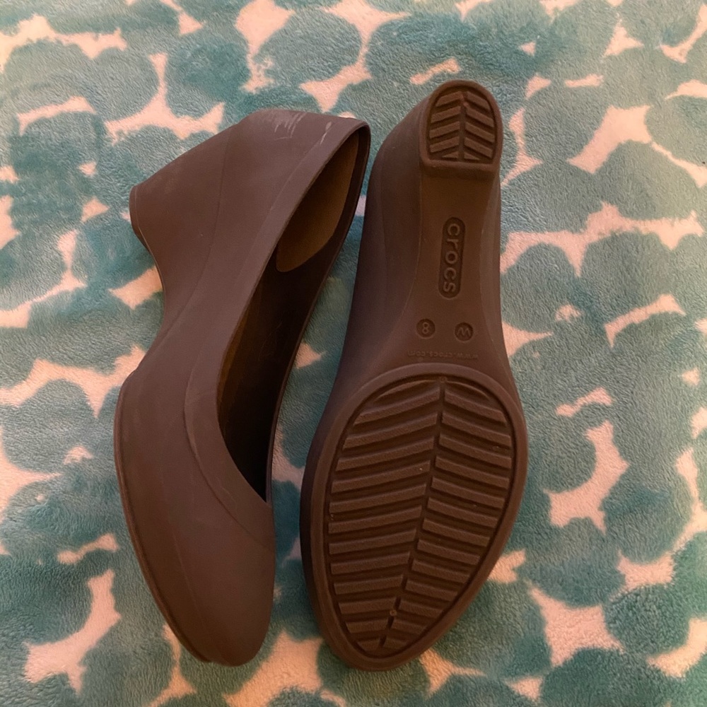 Crocs pumps